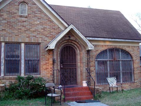 We buy houses in any condition in Dallas, Texas.